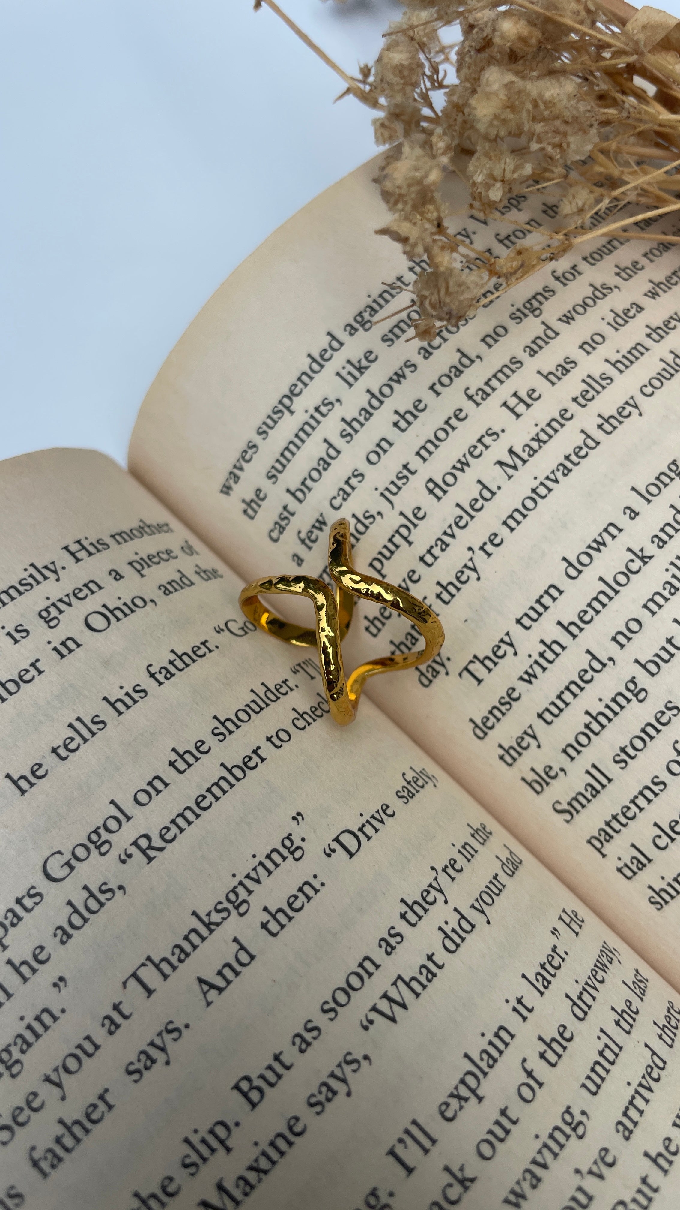 Adjustable Crisscross Ring