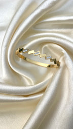 Zigzag glow bangle
