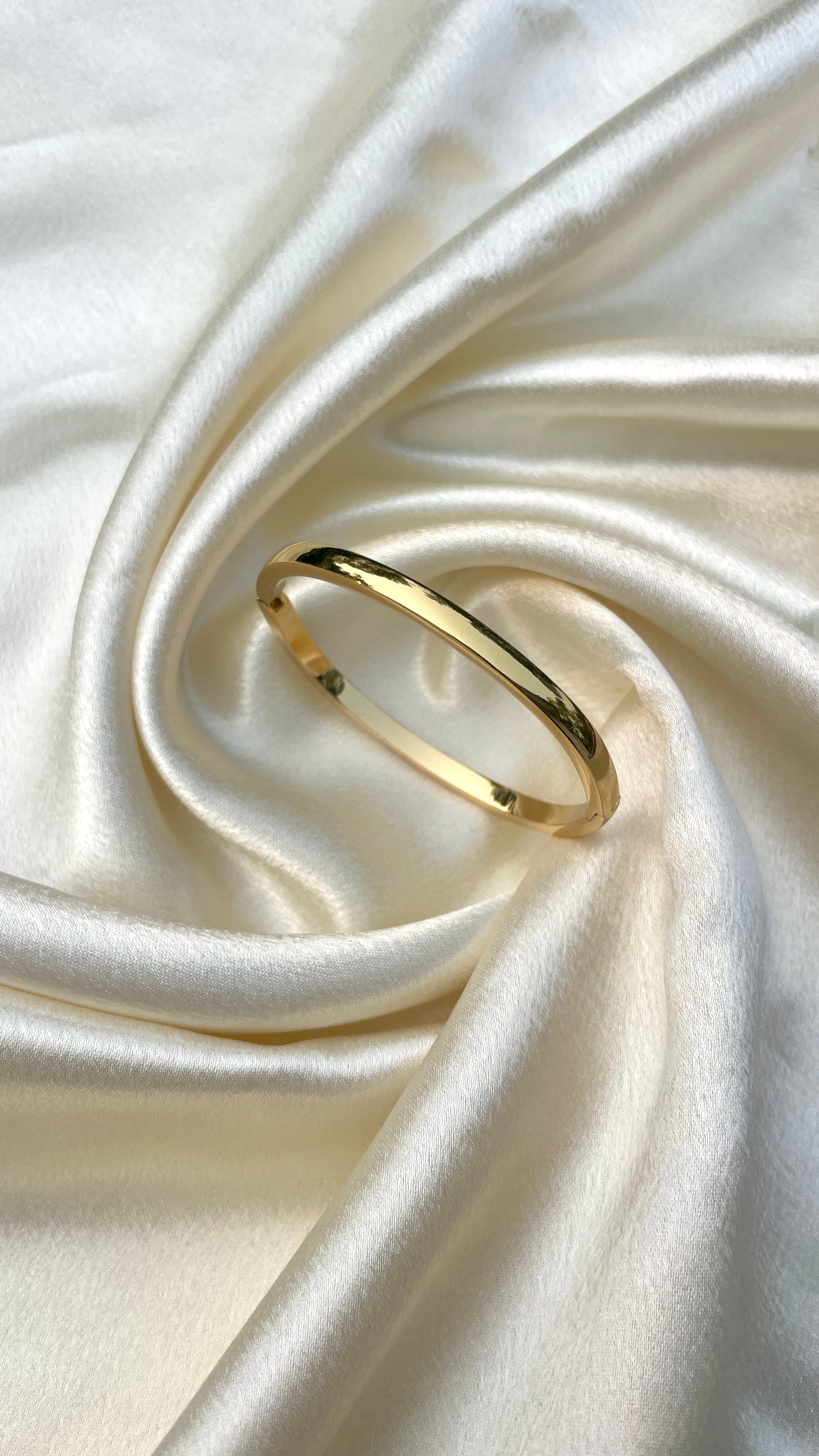 Plaine bangle
