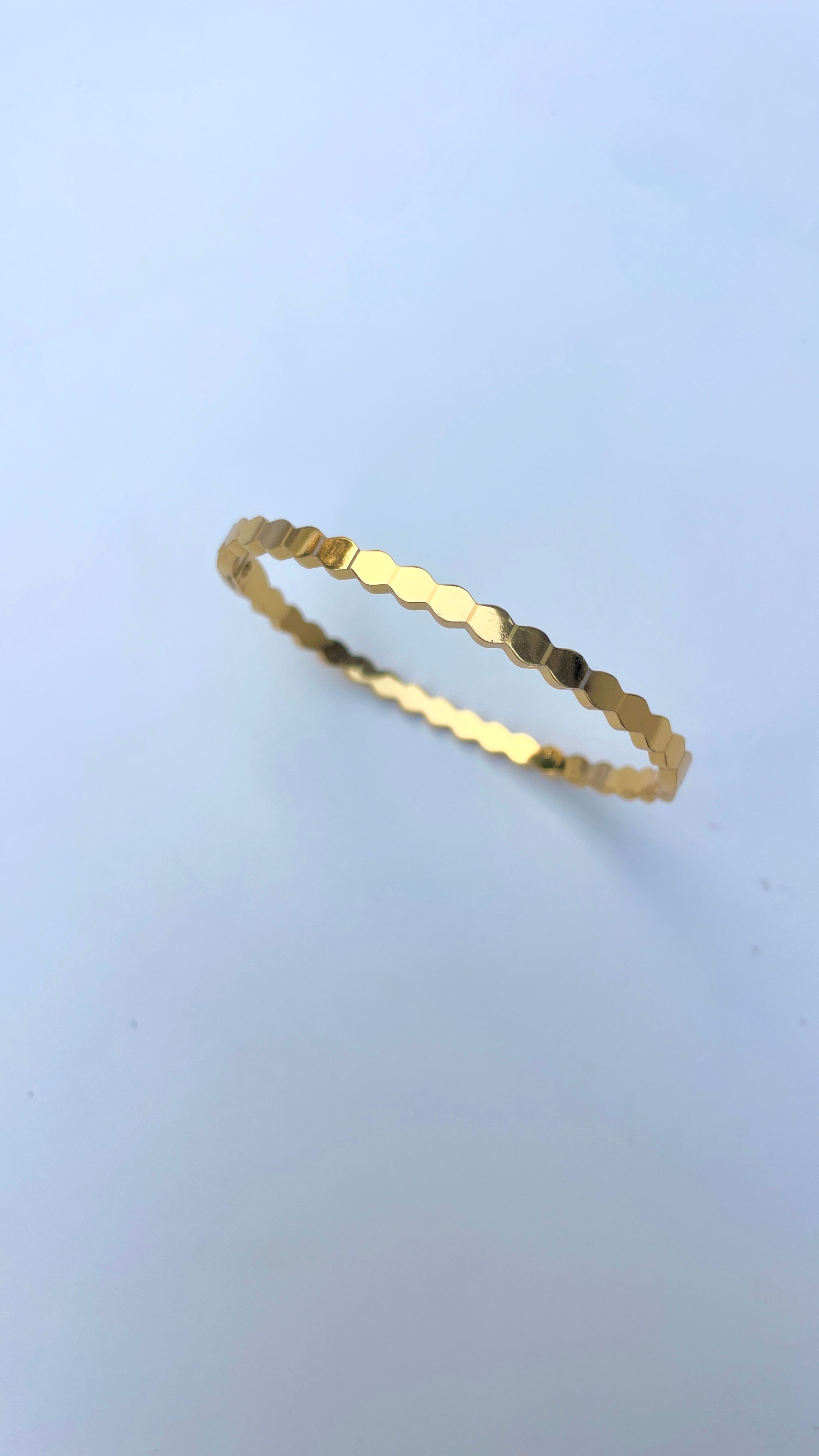 Honeycomb glow bangle
