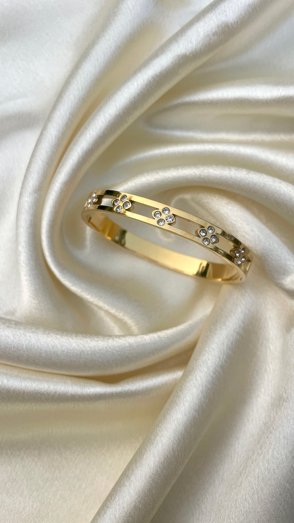 Bloomline crystal bangle