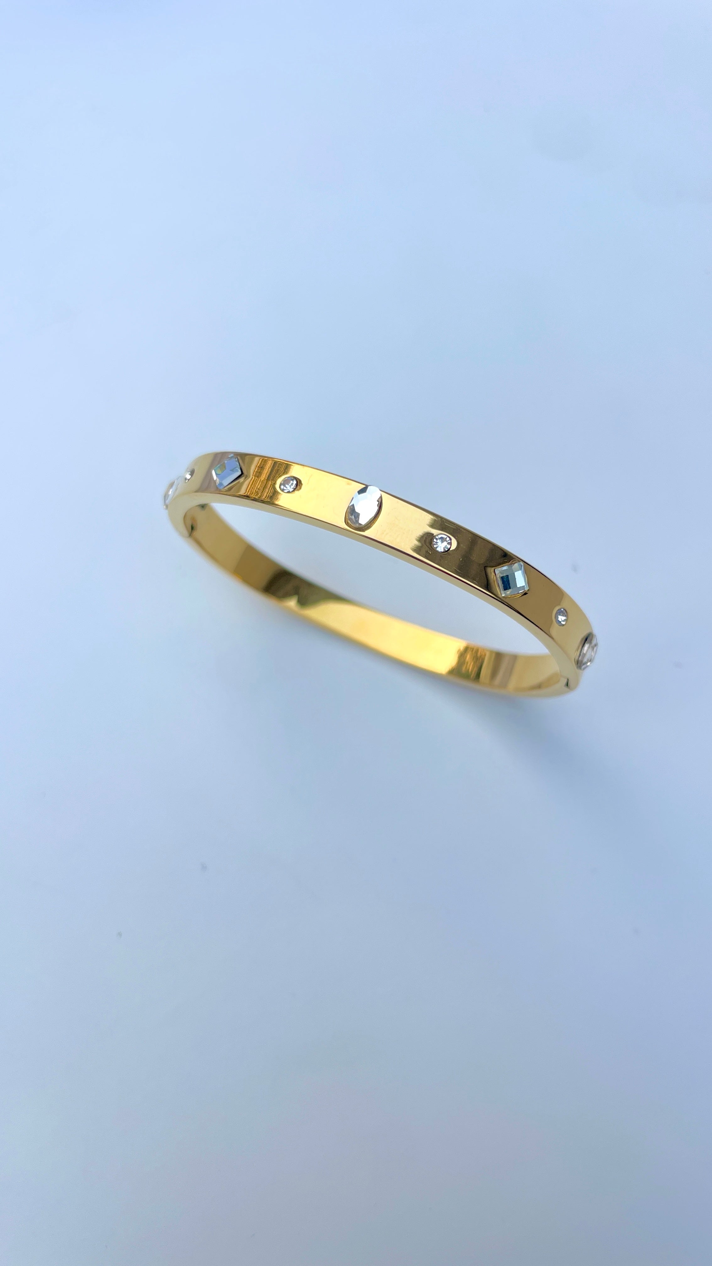 Luxe diamond edge bangle
