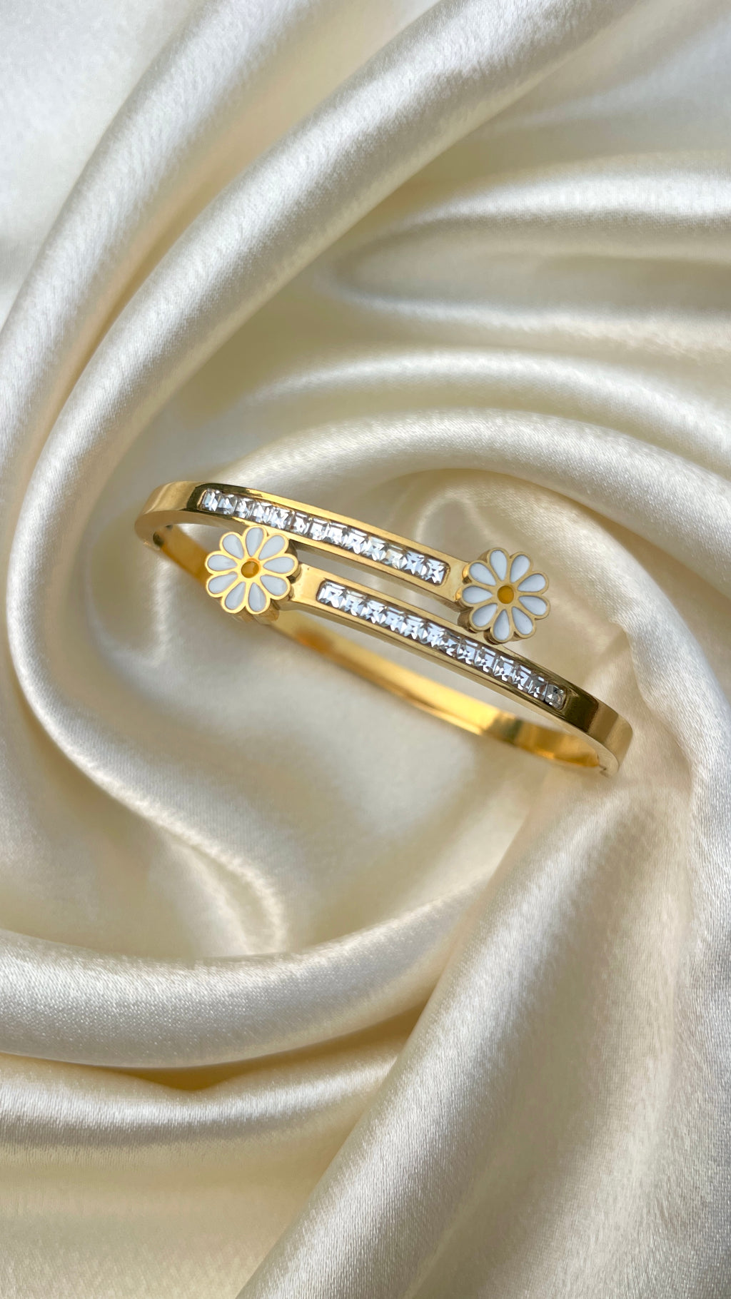 Daisy bangle