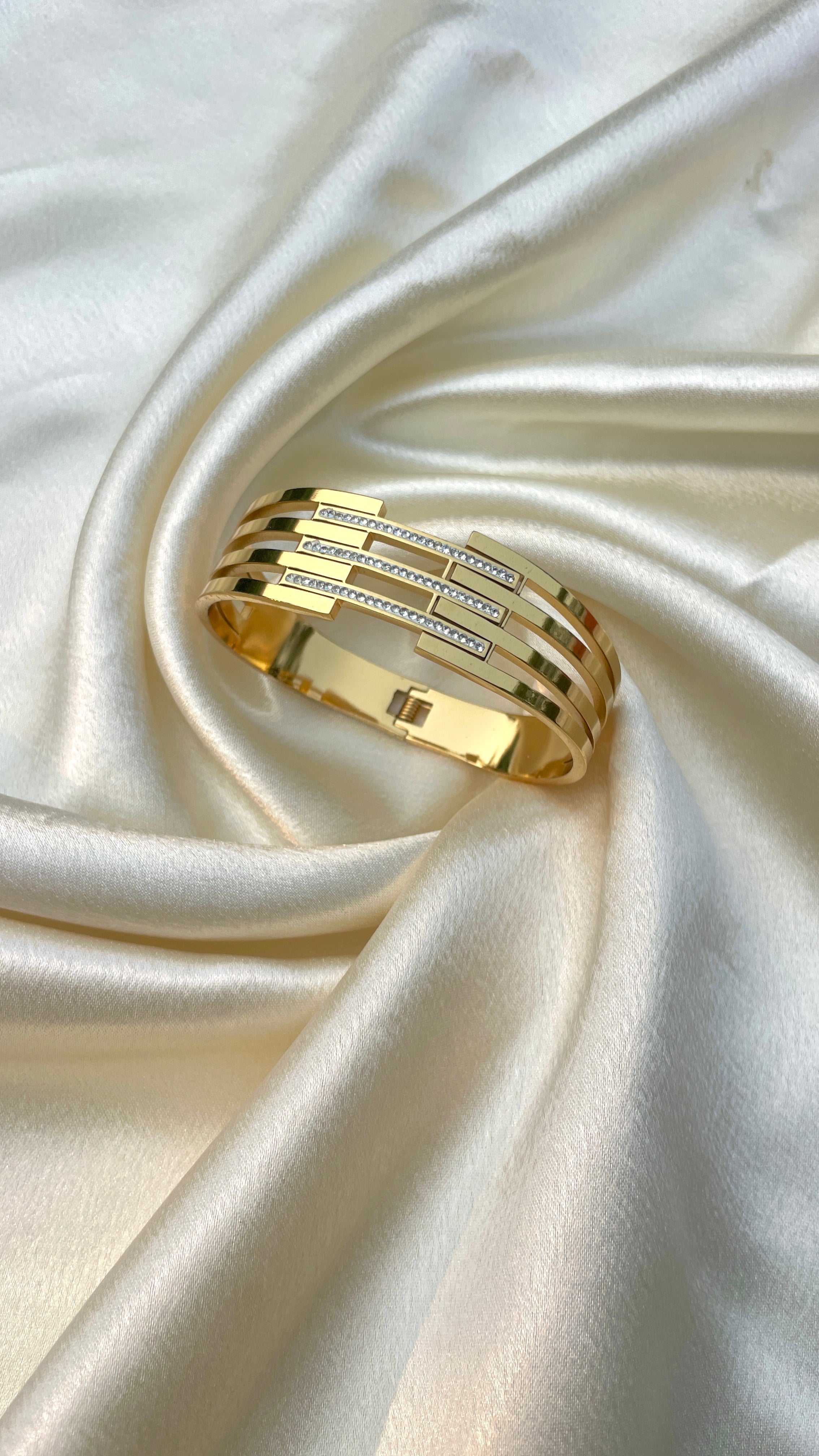 Royal Line Kada