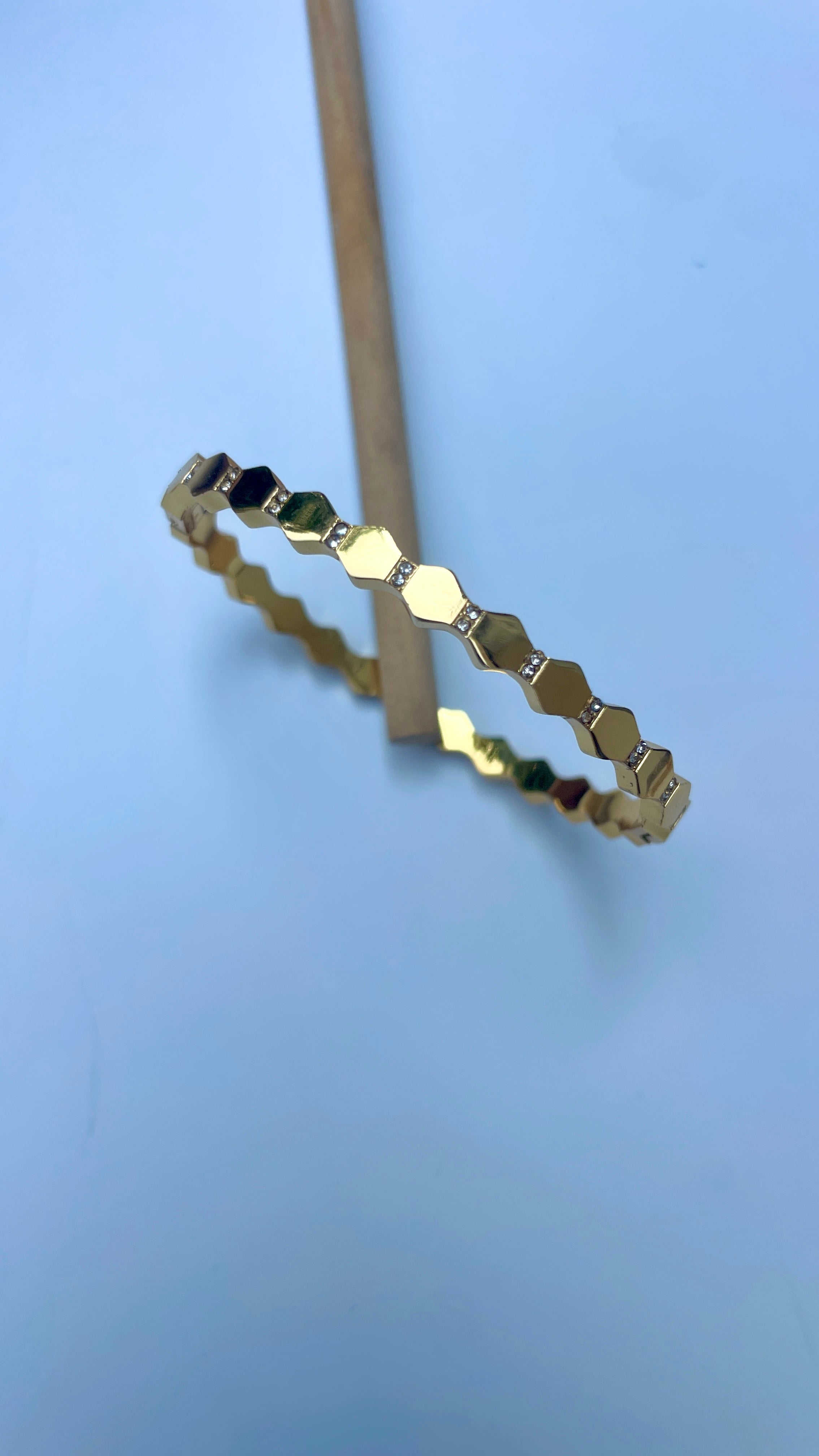 Hexaglow bangle