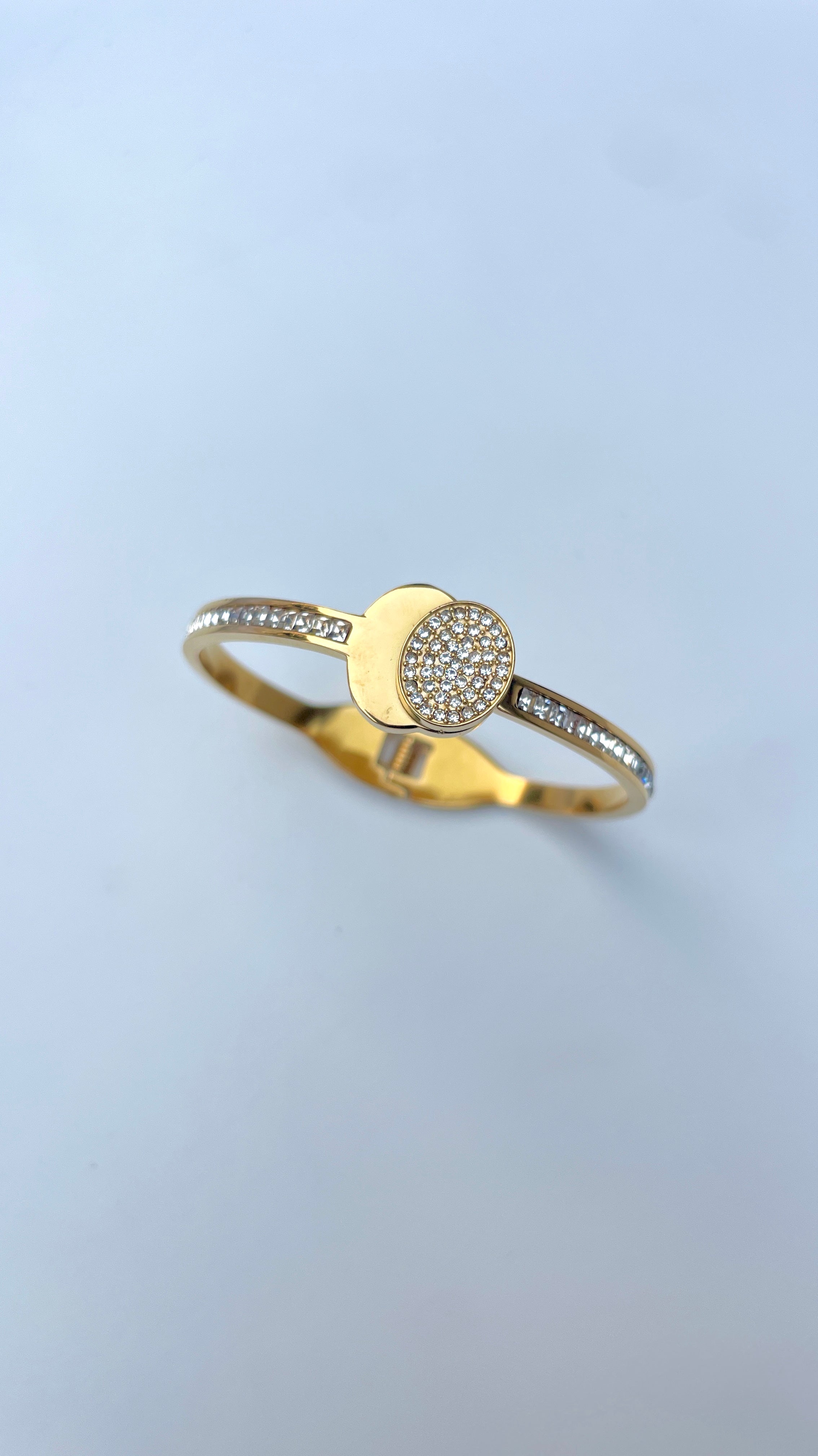 Glow dot elegance