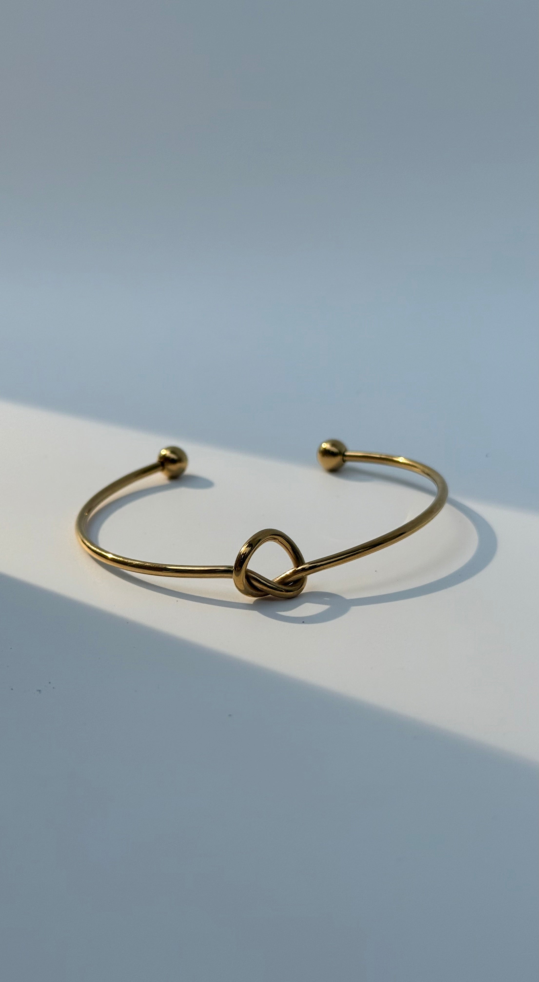 Minimal knot Cuff Bangle