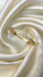 Classic box stone bangle