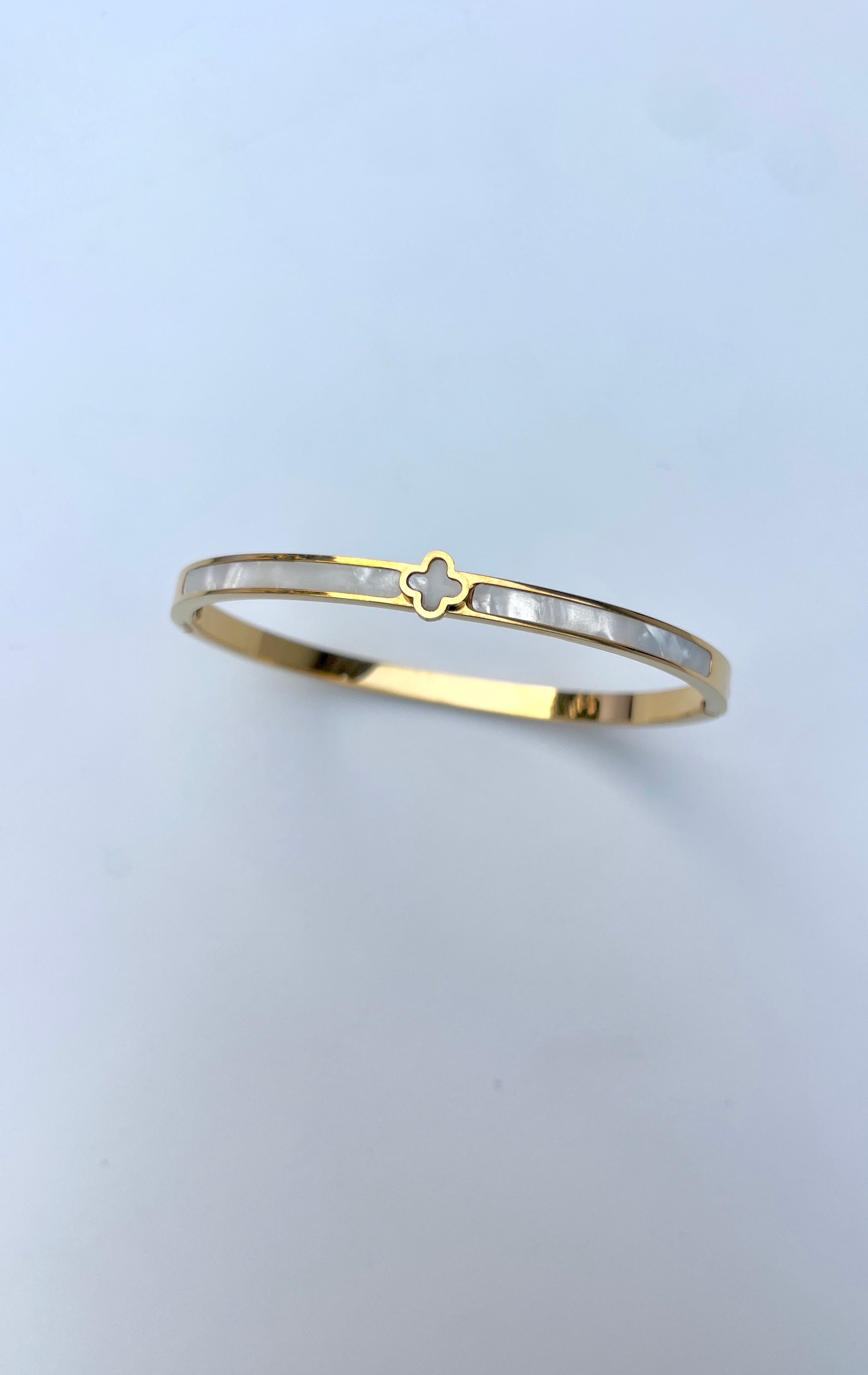 Eternal Clover Cuff