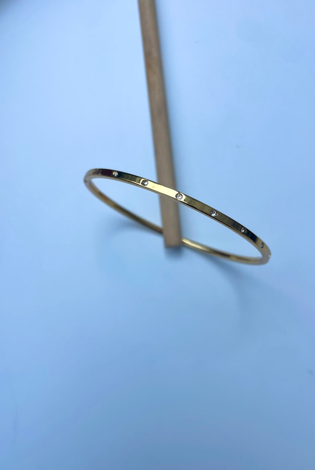 Non opanable Glow bangle