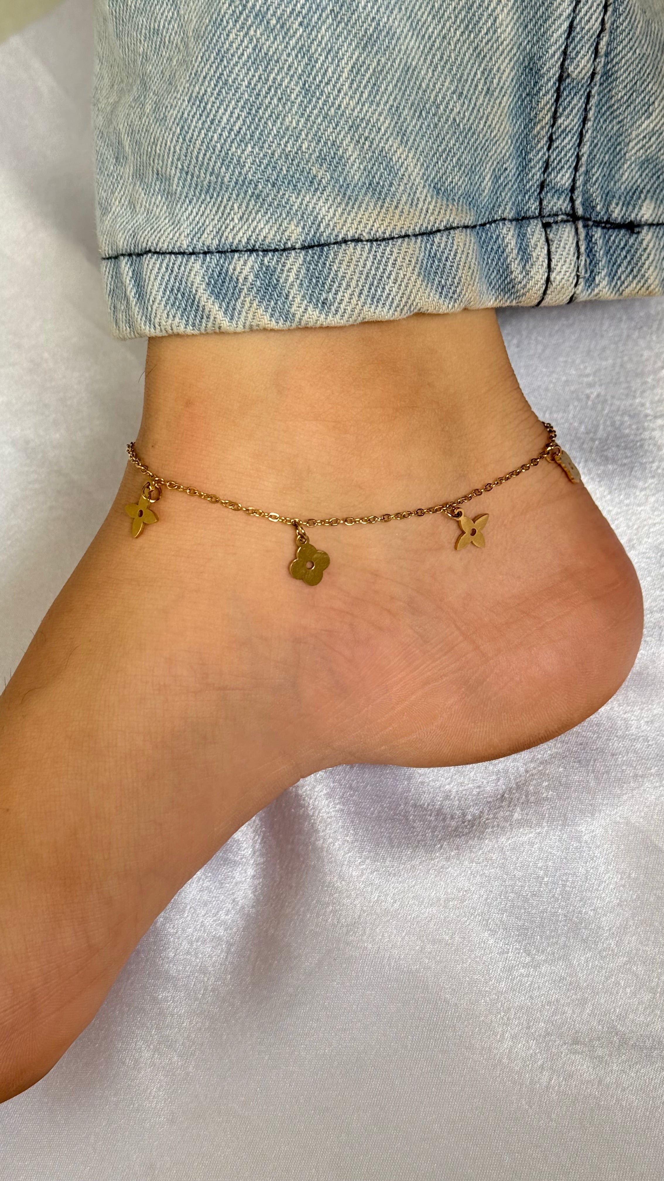Midnight Clover Anklet