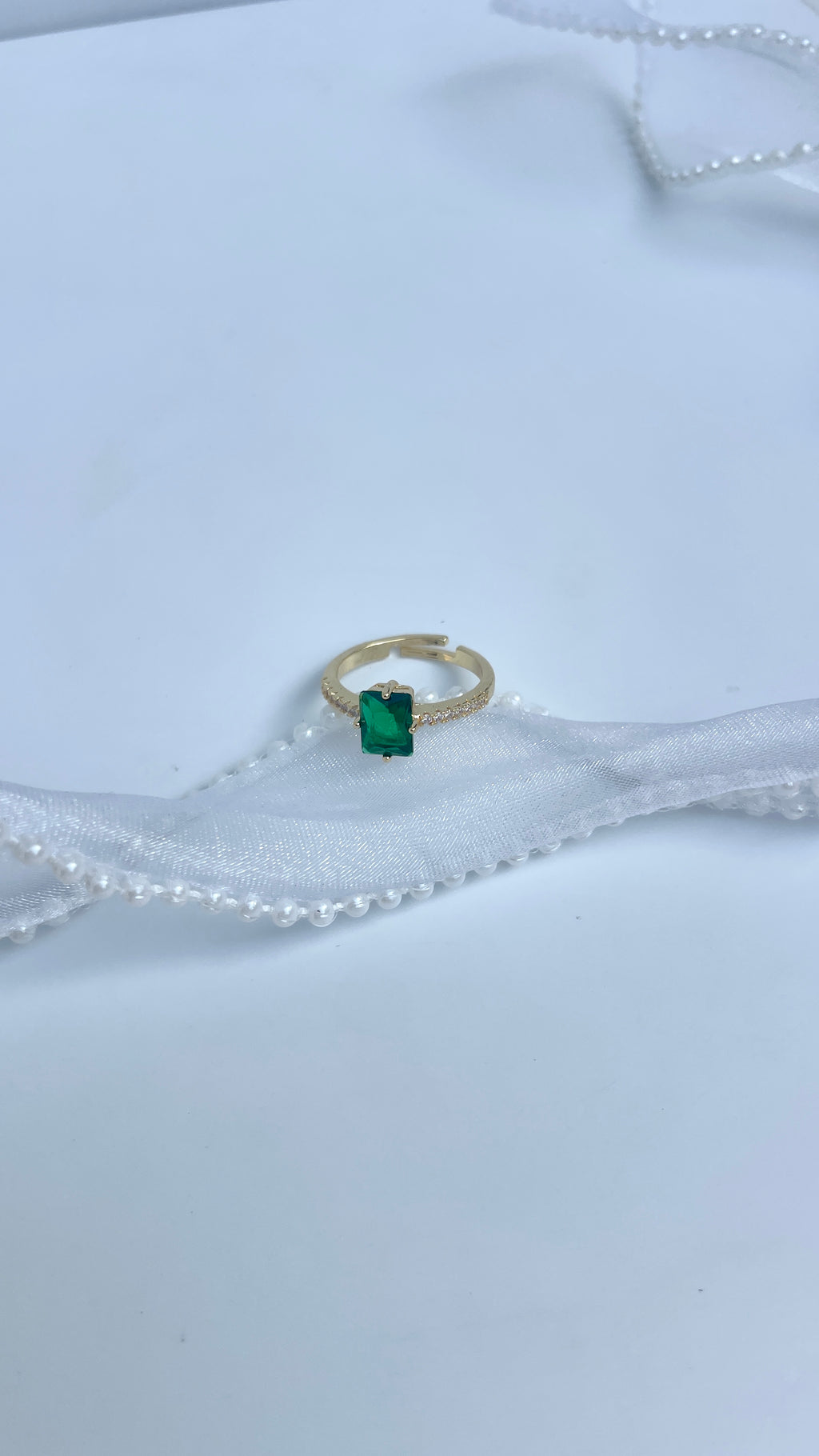 Adjustable Emarald Ring