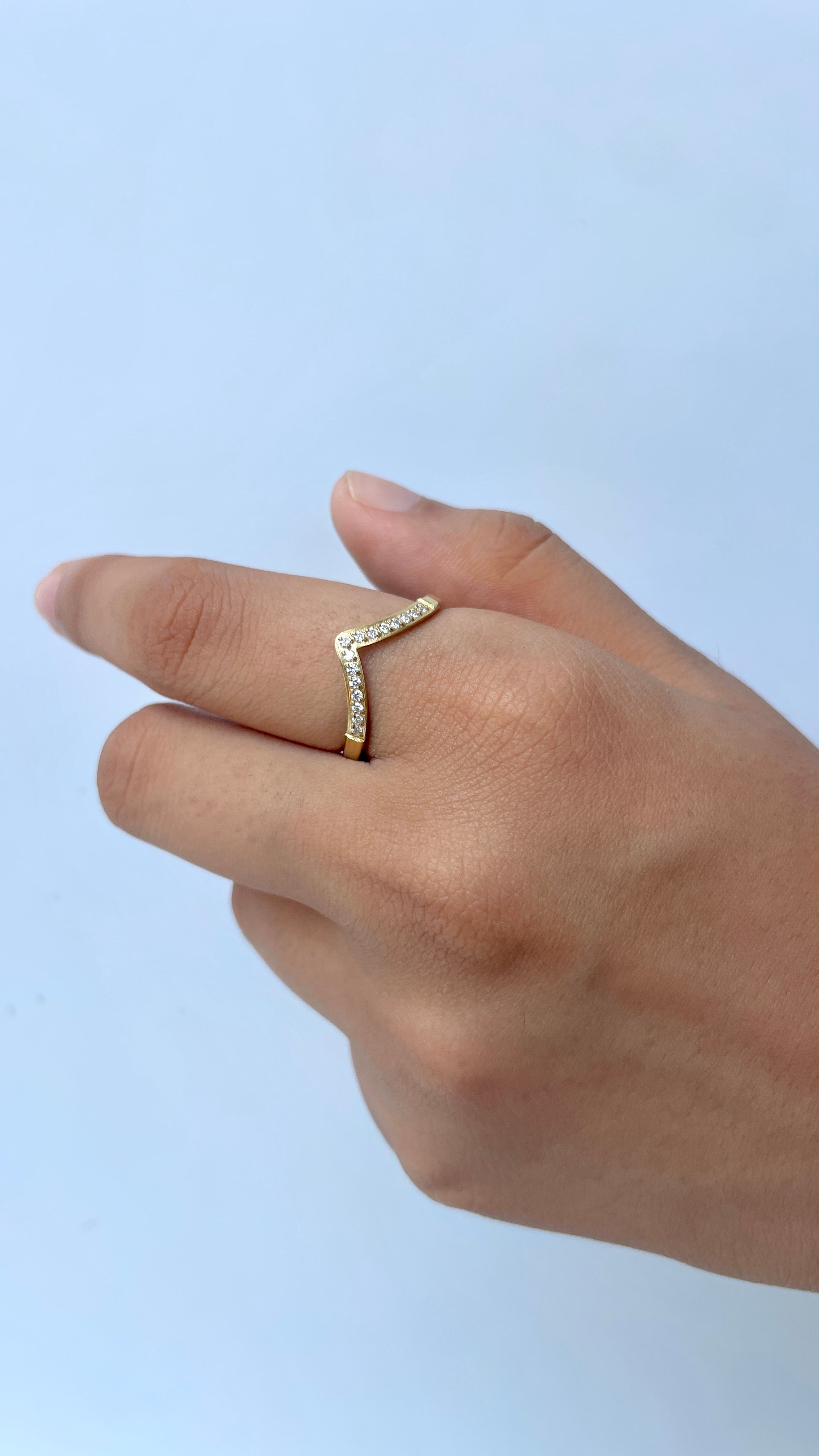 Stone V Ring
