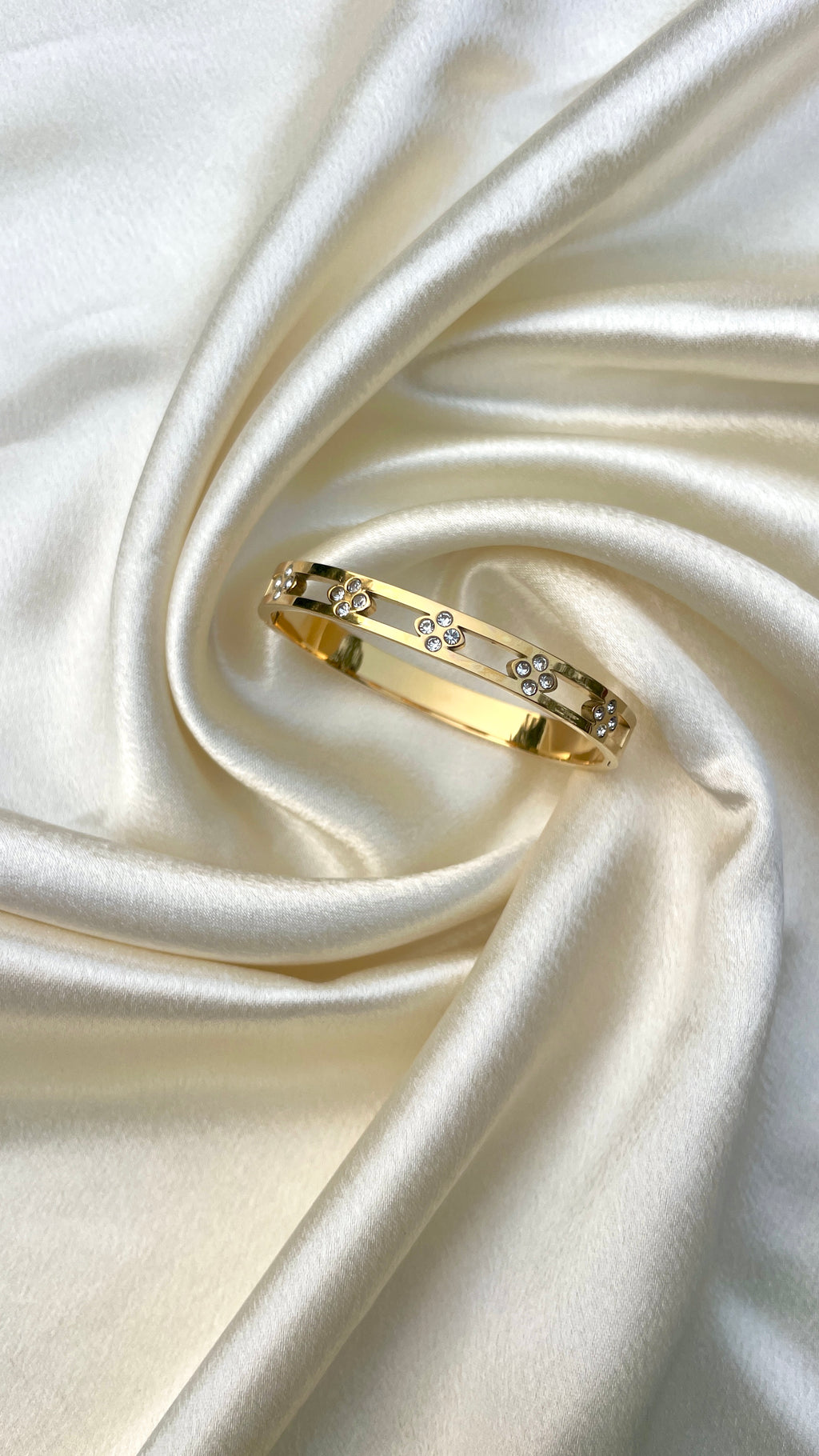 Bloomline crystal bangle