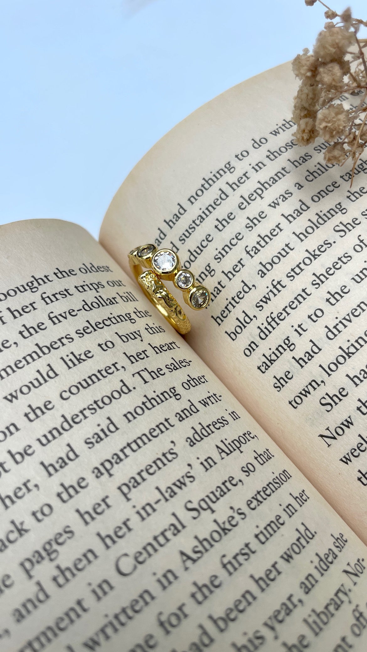 Adjustable Orbit Trio Ring