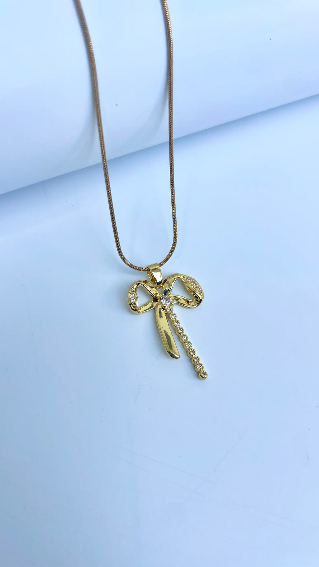 Ribbon Glow Pendant