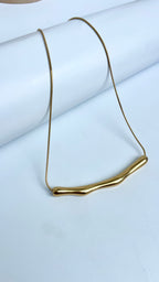 Arc Pendant Necklace