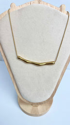 Arc Pendant Necklace