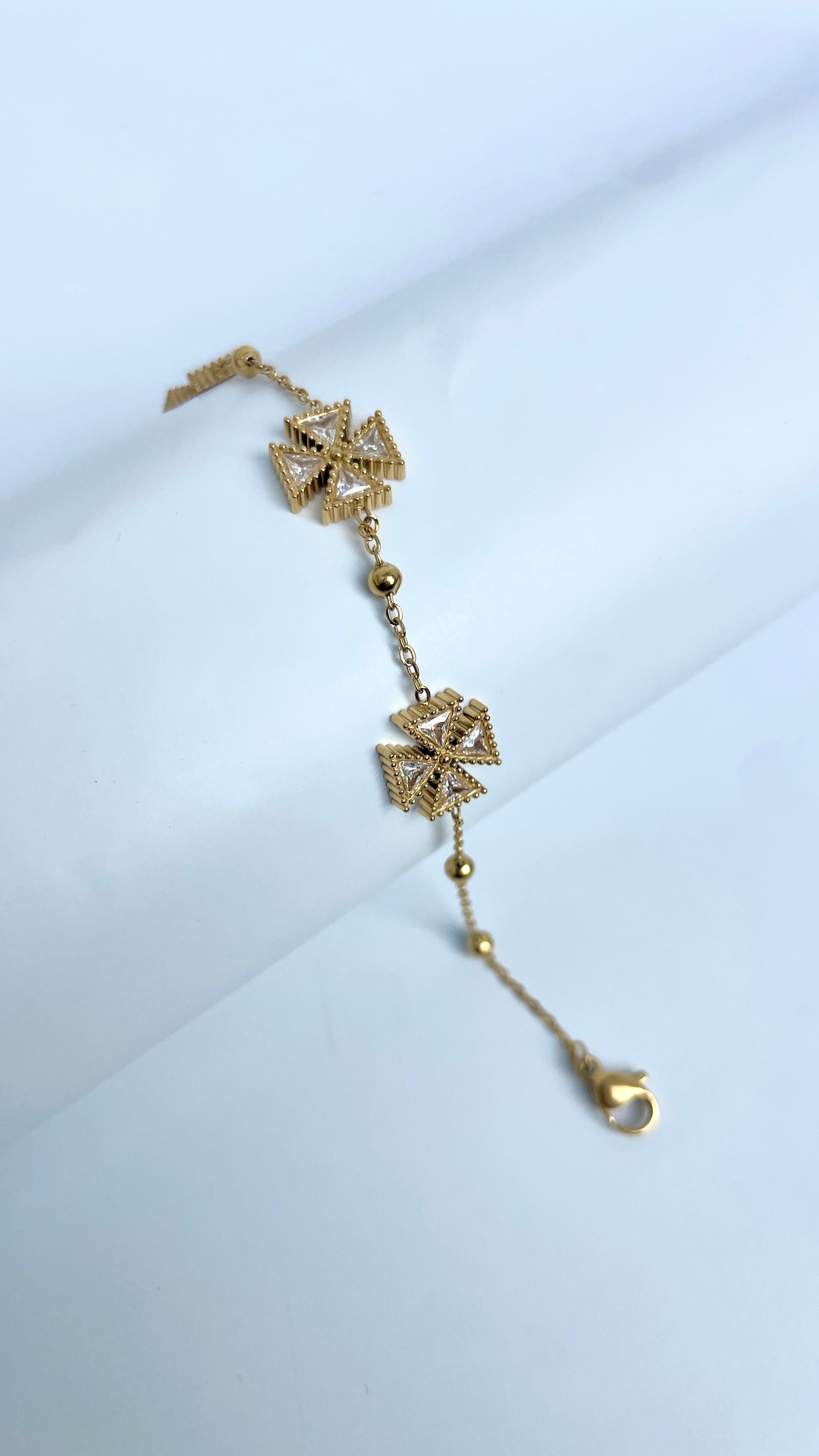 Glided Clover Bracelet