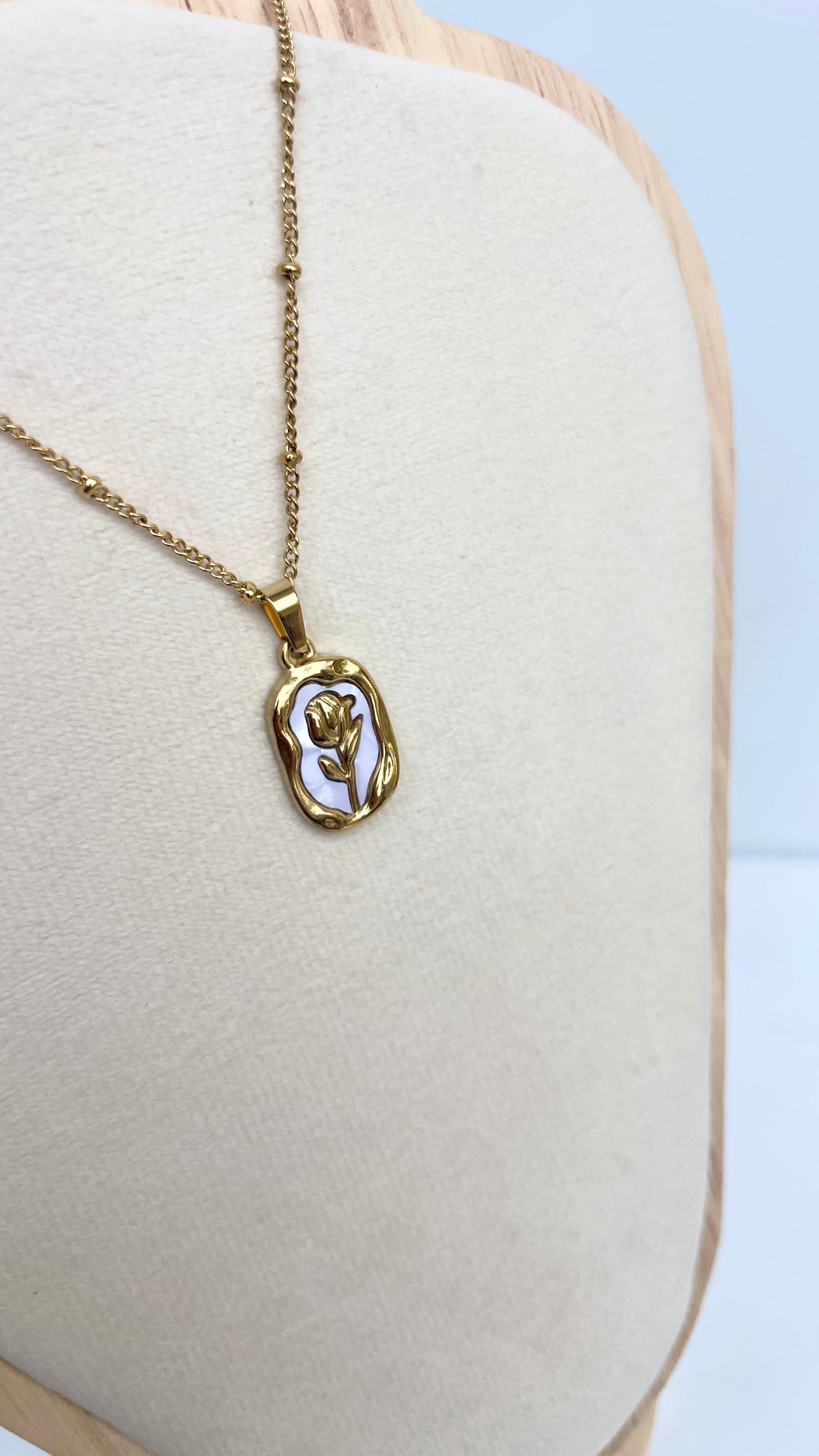 Goen Rose pendant